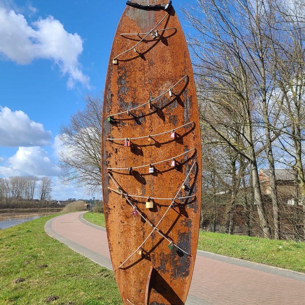 Emsdeich-Skulptur "LOVEboard" von Pons Beuning